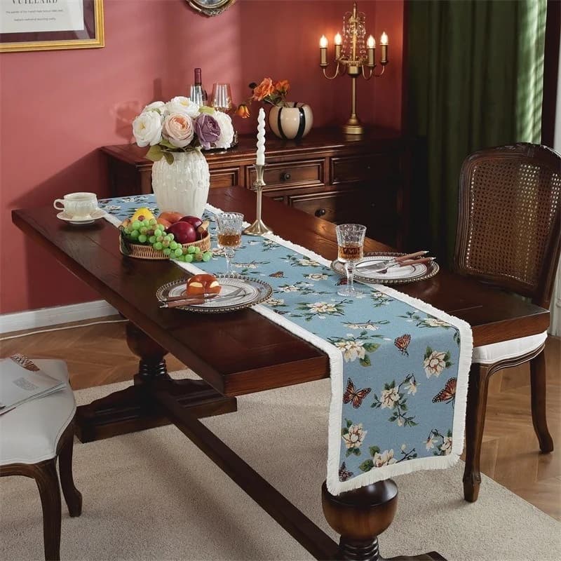 Runner da Tavola in Cotone e Lino Floreale Stile Country Americano con Nappine