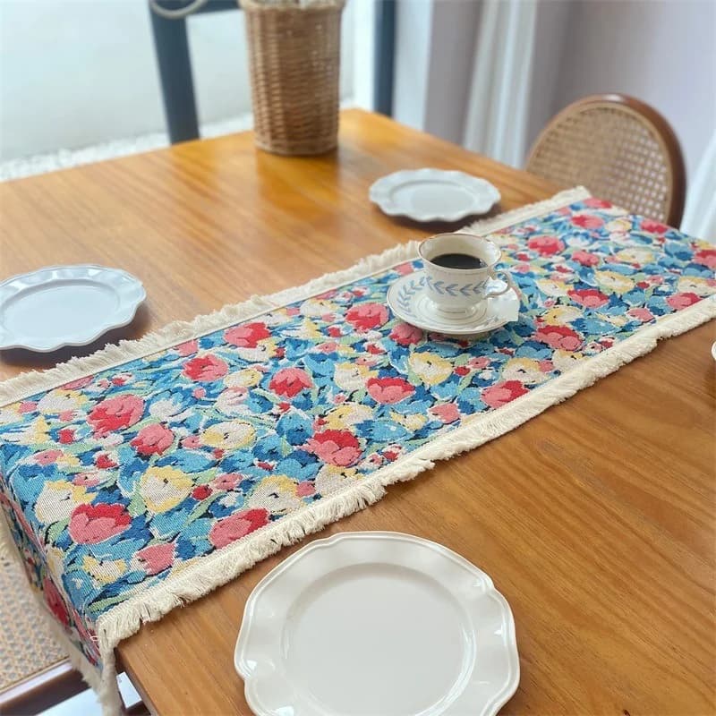 Runner da Tavola in Misto Cotone e Lino Jacquard Design Floreale Nordico