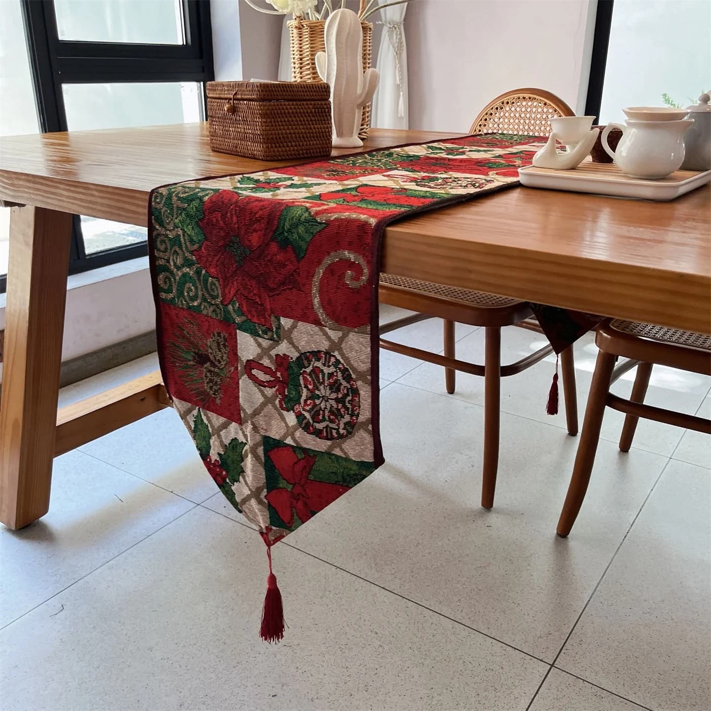 Runner da Tavola Natalizio Rosso Floreale Decorazione Festiva per Pranzo e Mobile TV